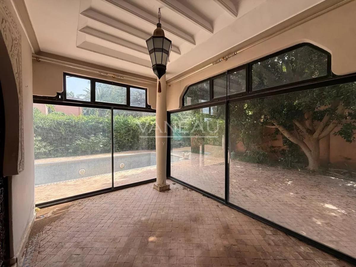 ****Villa dans résidence route de Fes***