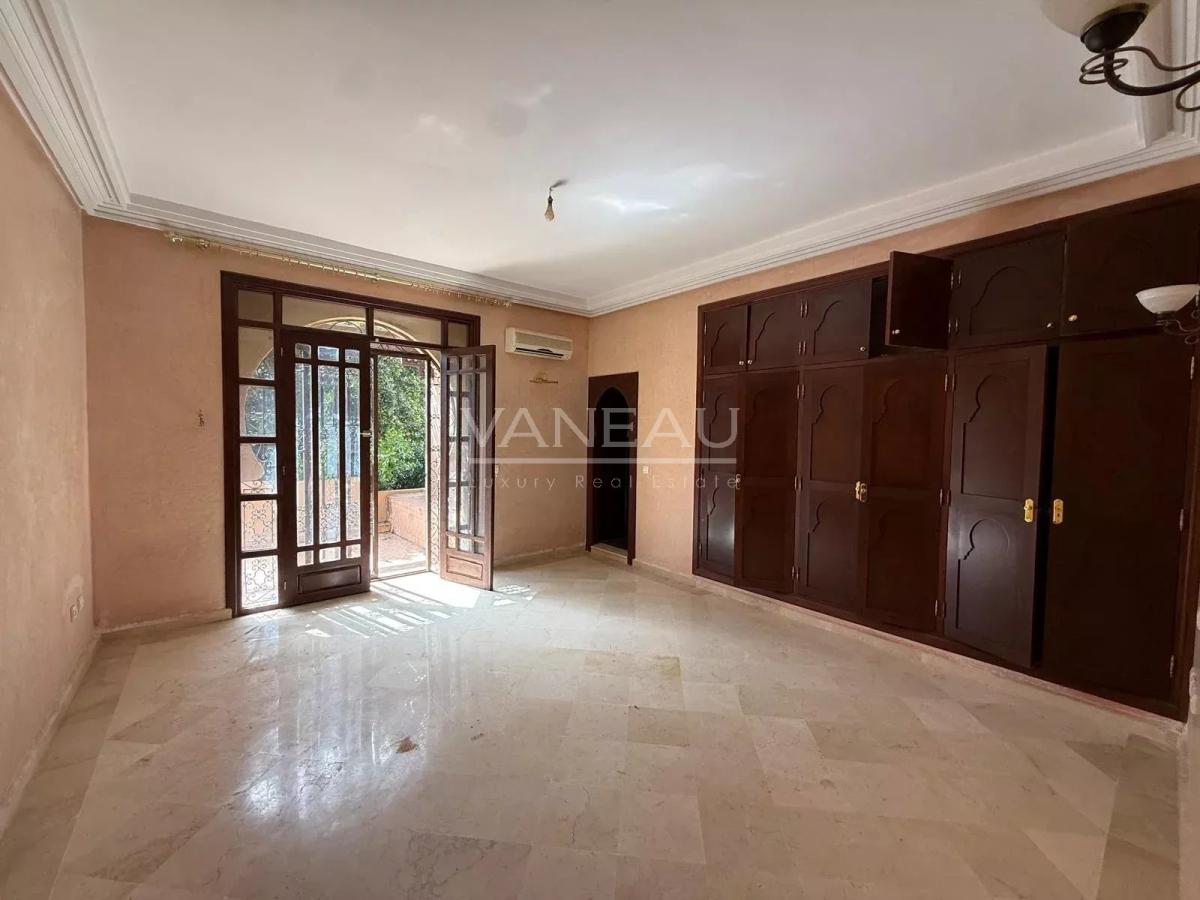 ****Villa dans résidence route de Fes***