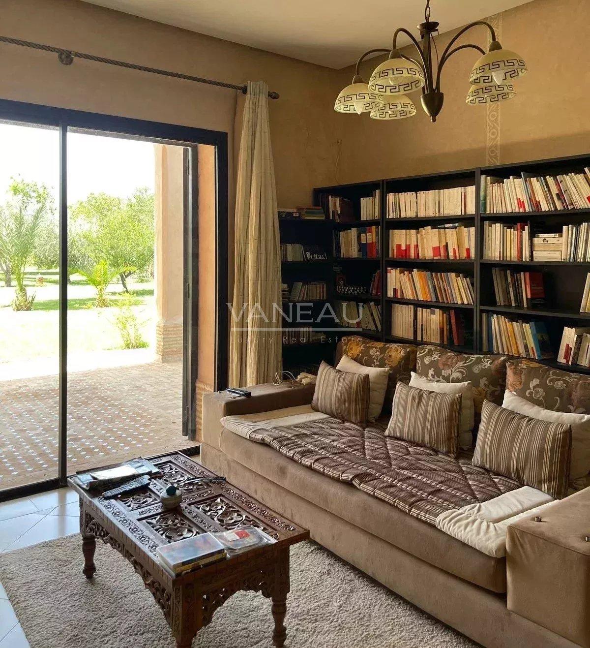 *** Villa avec terrain de 1/2 hectare***