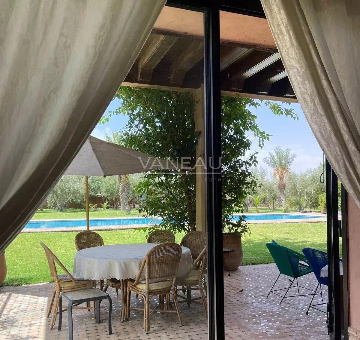 *** Villa avec terrain de 1/2 hectare***