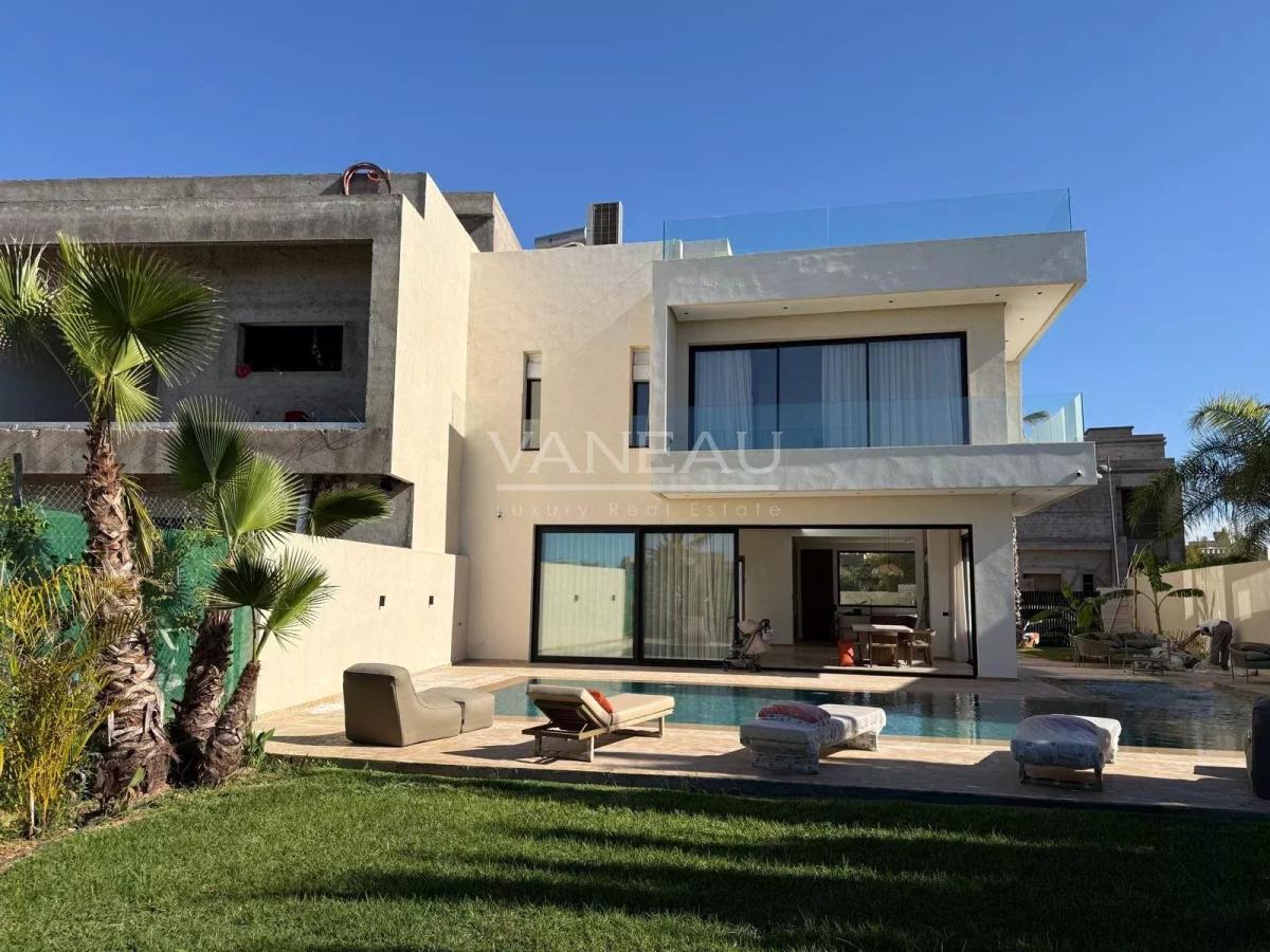Villa neuve sur domaine golfique