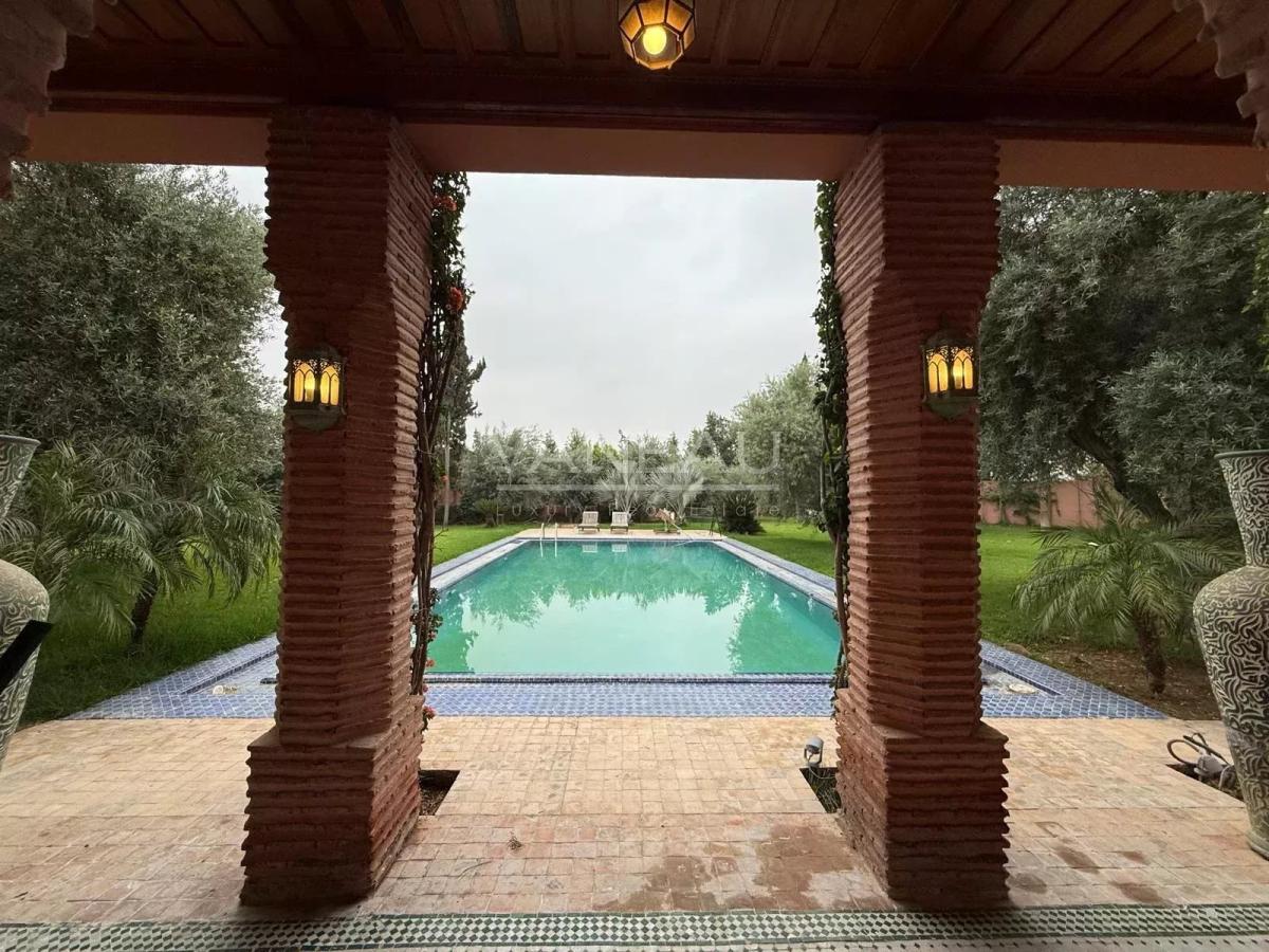 ****Villa rÃ©novÃ©e au cÅ“ur de la Palmeraie***