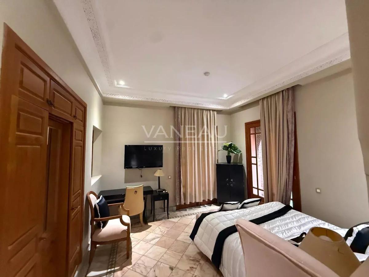 ****Villa rÃ©novÃ©e au cÅ“ur de la Palmeraie***
