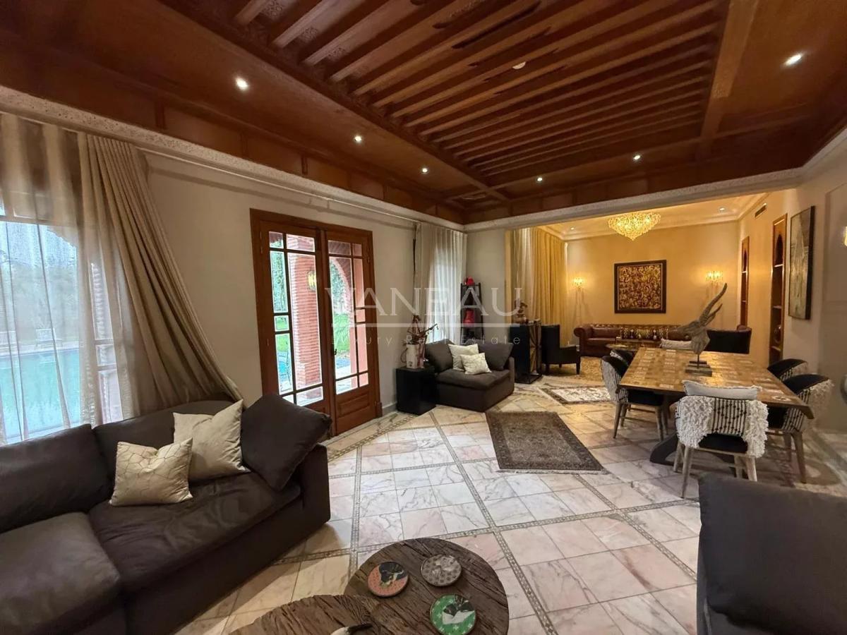 ****Villa rÃ©novÃ©e au cÅ“ur de la Palmeraie***