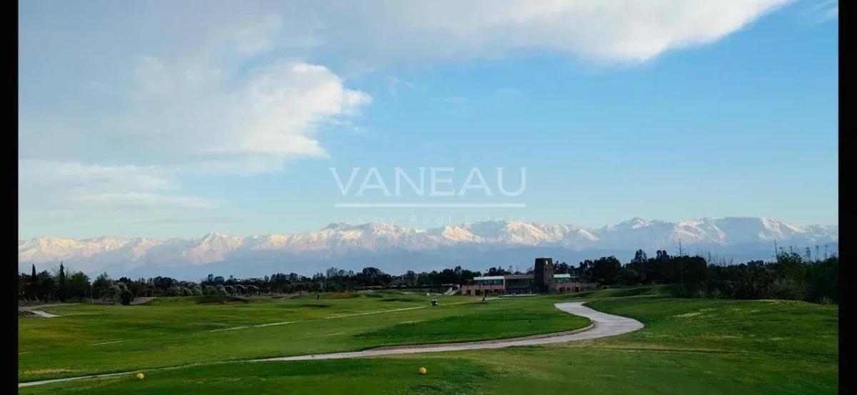 Terrain à vendre sur un Golf Prestigieux à Marrakech