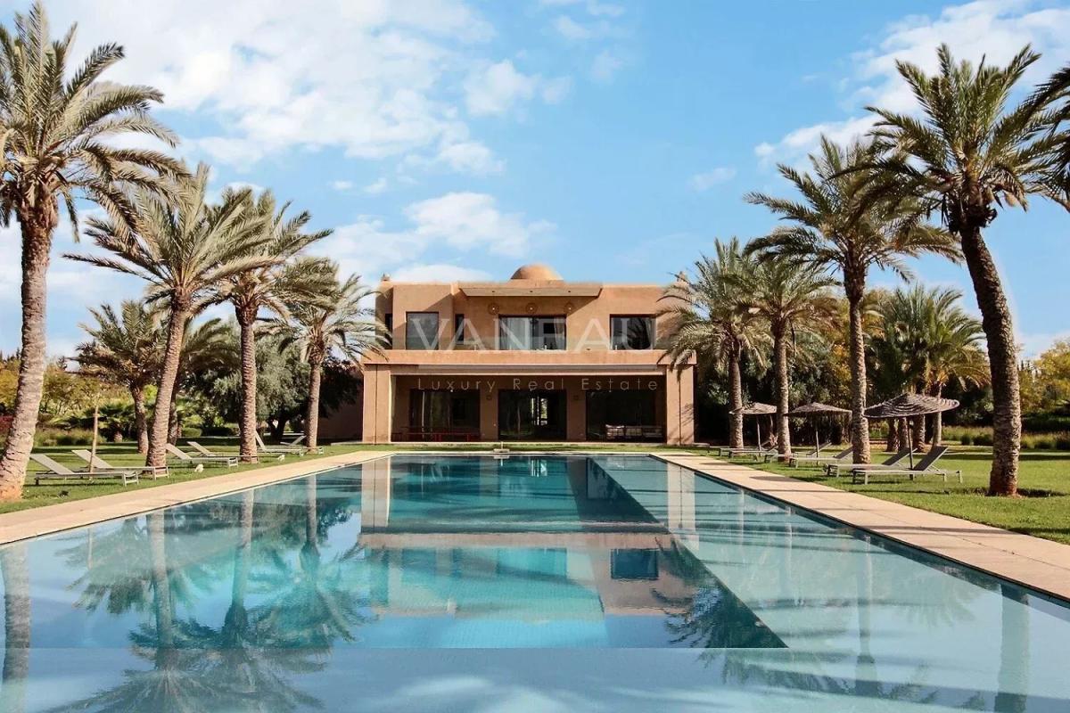 Prestigieuse propriété à vendre à 10 mn du centre-ville de Marra