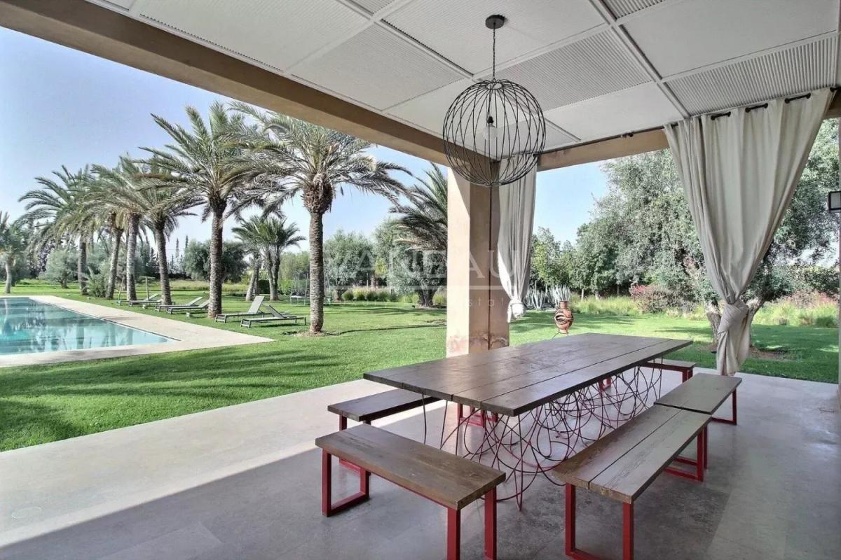 Prestigieuse propriété à vendre à 10 mn du centre-ville de Marra