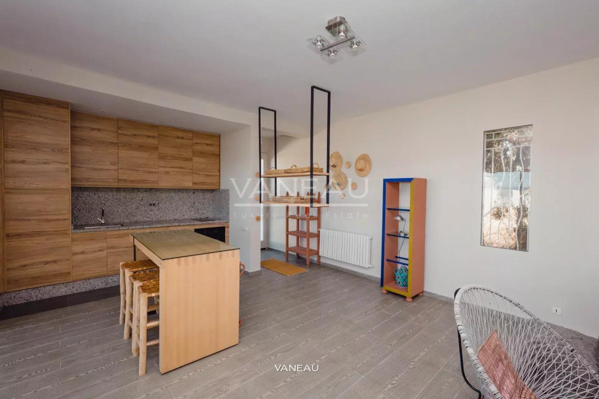 ***Maisons face à la lagune avec piscine***