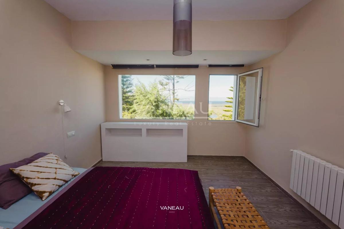 ***Maisons face à la lagune avec piscine***