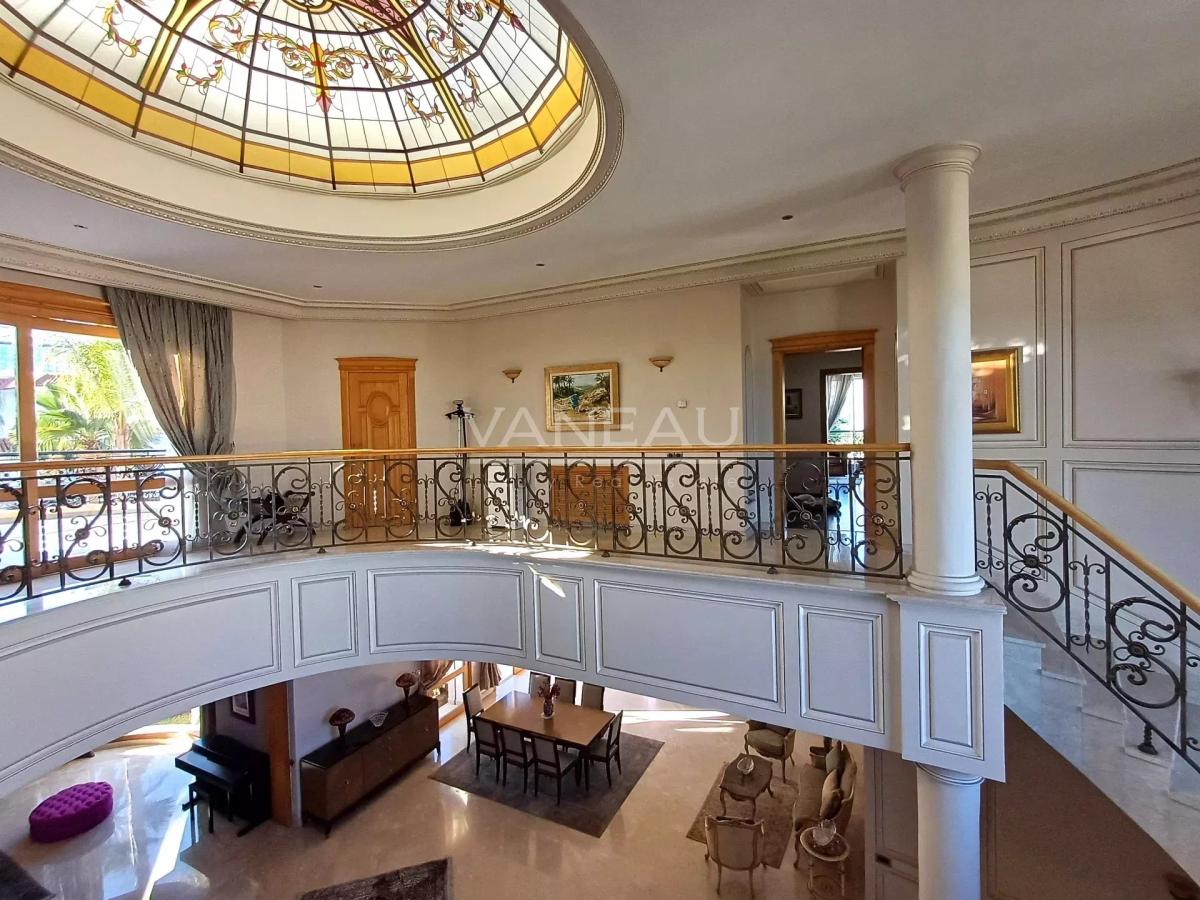 Villa de 1 042 m²  à vendre - Californie Casa