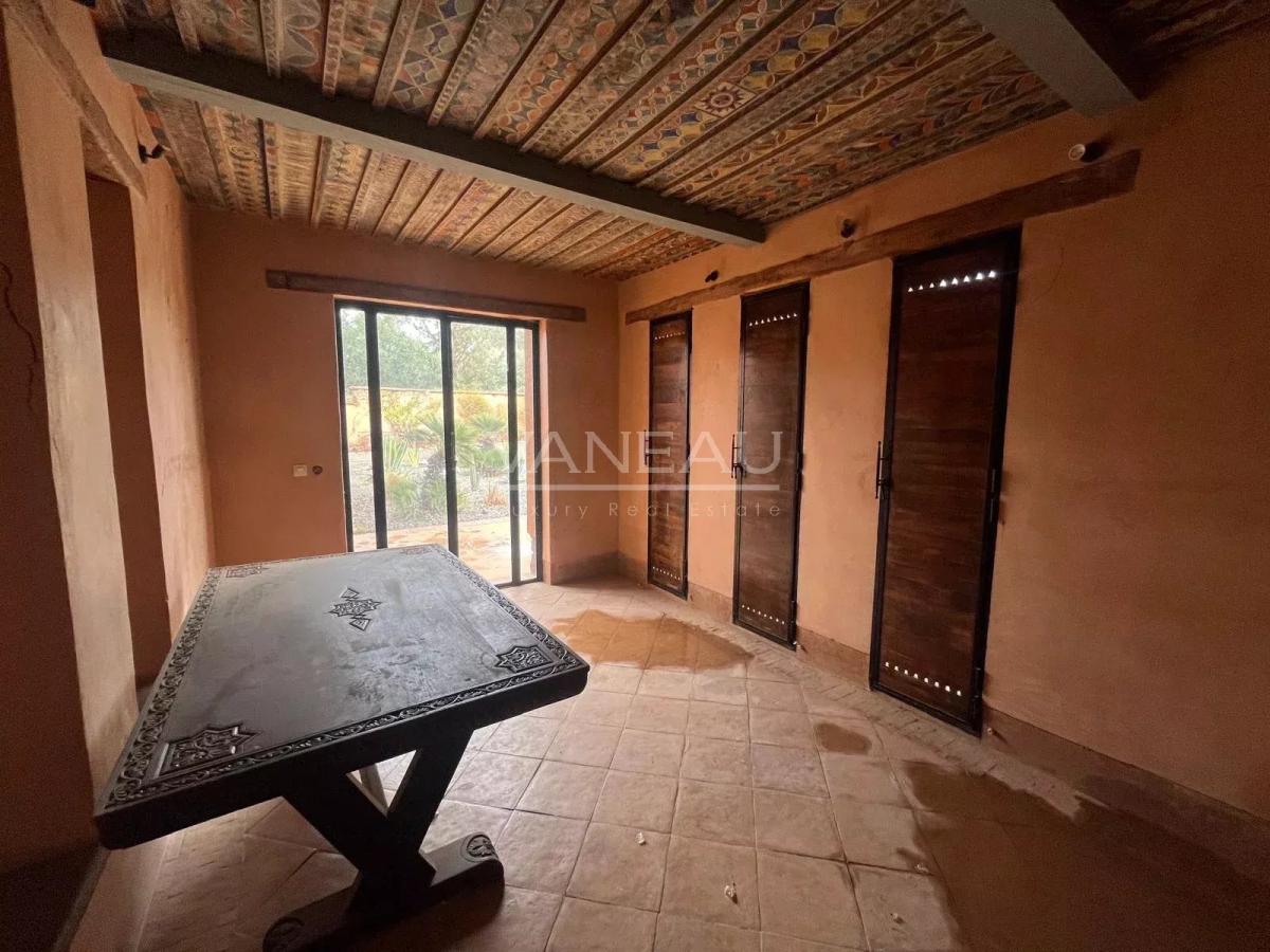 ***Maison VNA sur 6700m² de terrain Rte de l'Ourika***