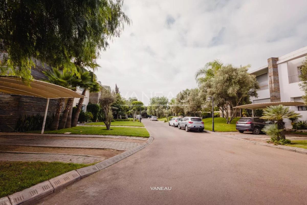 Villa de 650 m² à vendre sur Bouskoura - Maroc