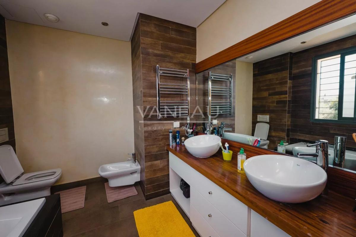 Villa de 730 m² à vendre sur Bouskoura - Maroc