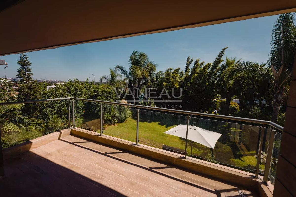 Villa de 730 m² à vendre sur Bouskoura - Maroc