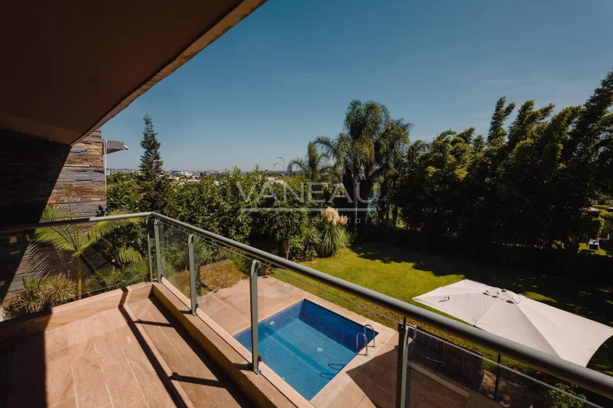 Villa de 730 m² à vendre sur Bouskoura - Maroc