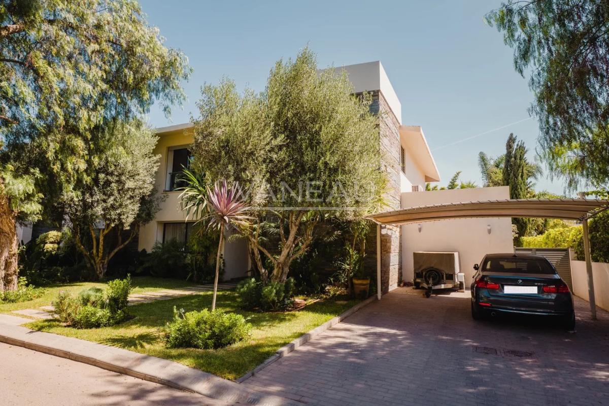 Villa de 730 m² à vendre sur Bouskoura - Maroc