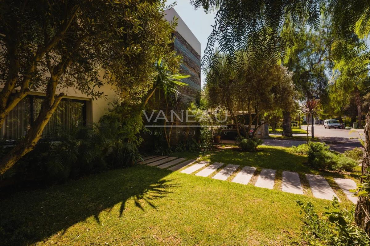 Villa de 730 m² à vendre sur Bouskoura - Maroc