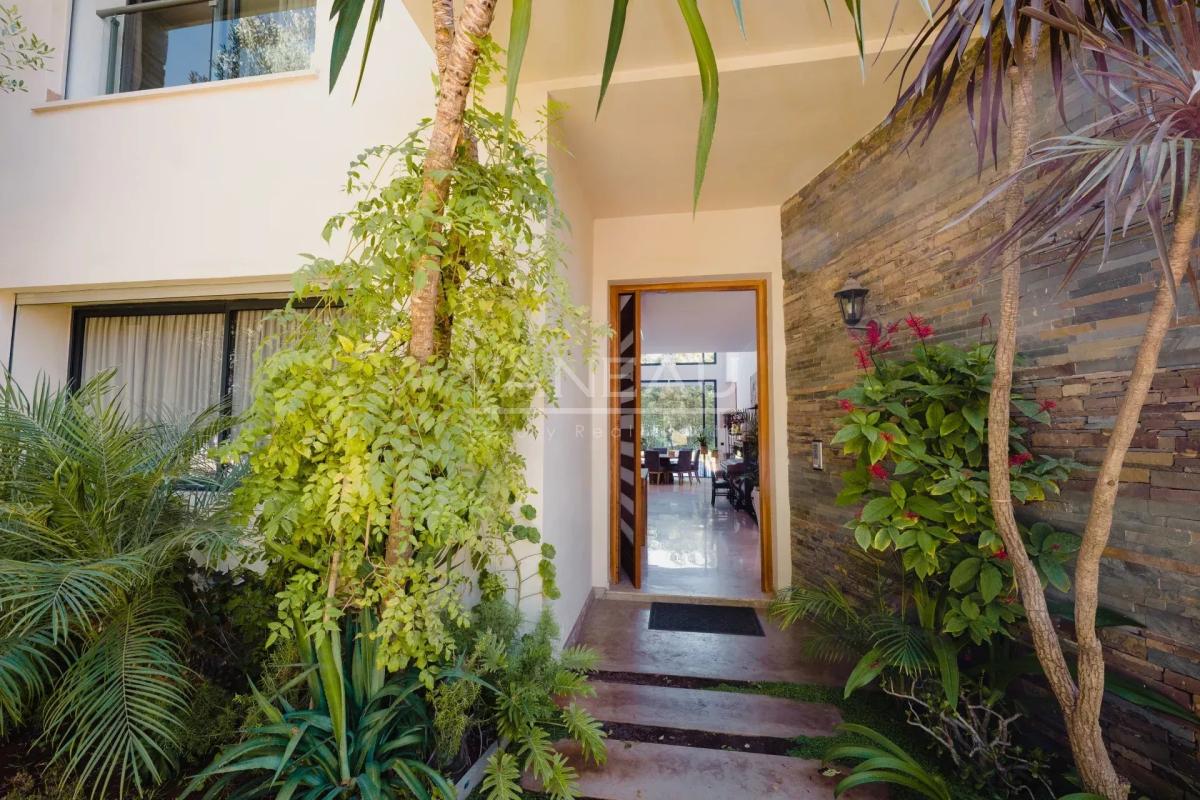 Villa de 730 m² à vendre sur Bouskoura - Maroc