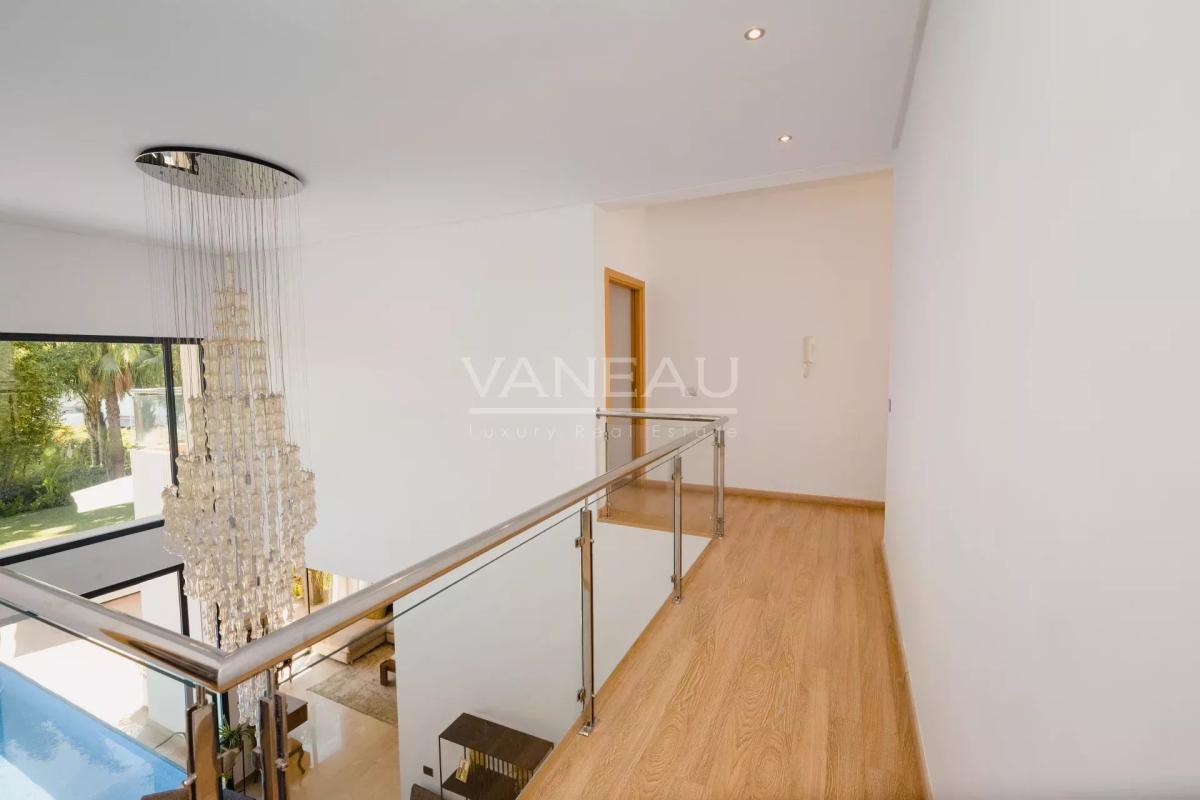 Villa de 730 m² à vendre sur Bouskoura - Maroc