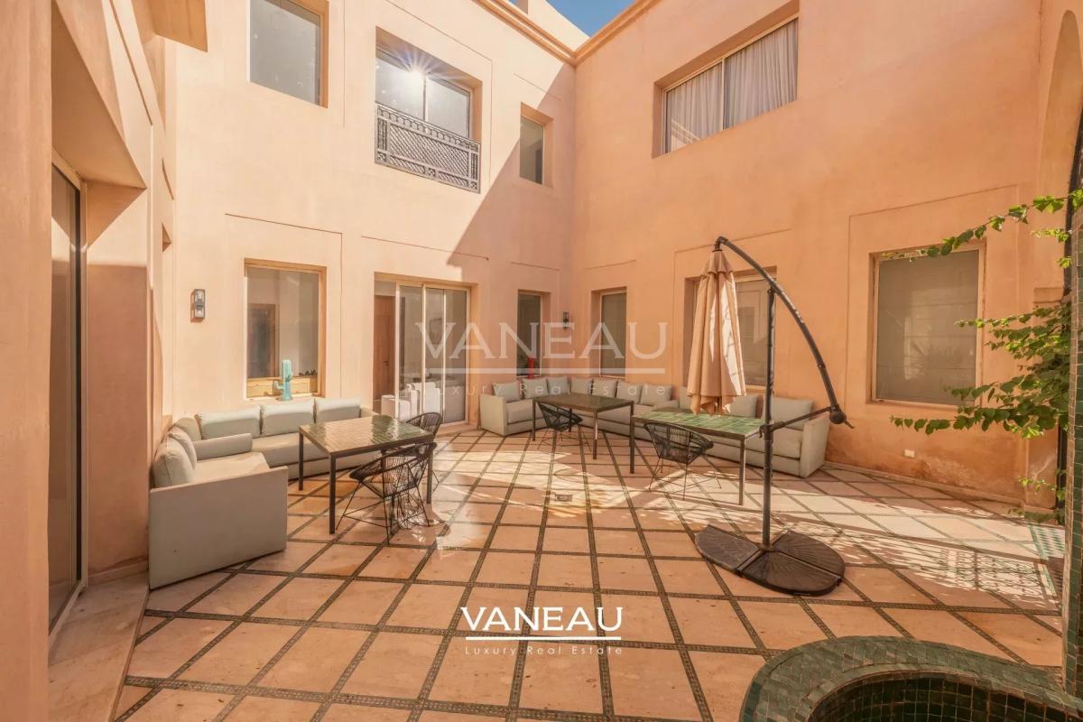 Sompteuse villa nichée au coeur de la Palmeraie