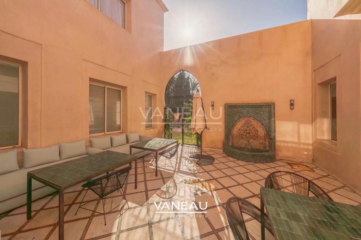 Sompteuse villa nichée au coeur de la Palmeraie