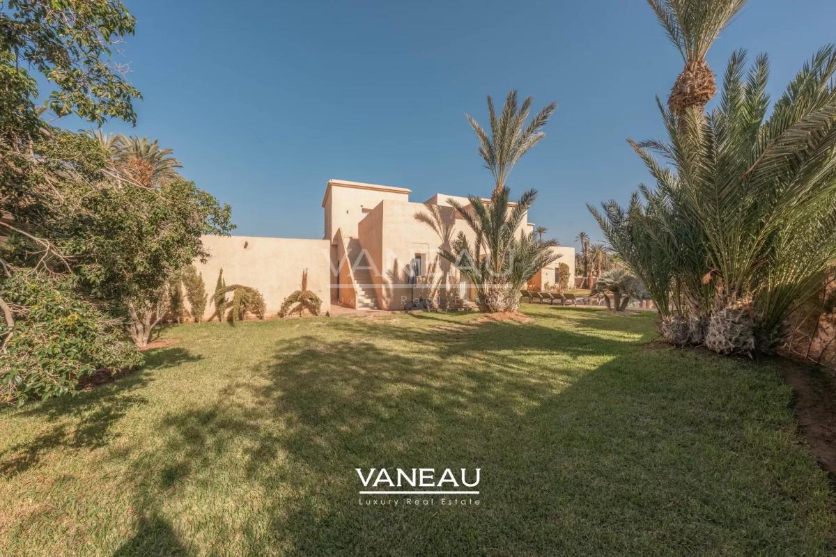 Sompteuse villa nichée au coeur de la Palmeraie