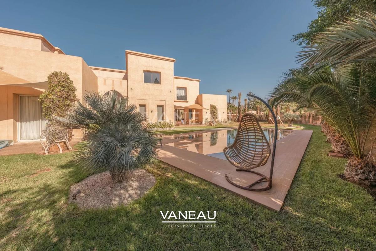 Sompteuse villa nichée au coeur de la Palmeraie