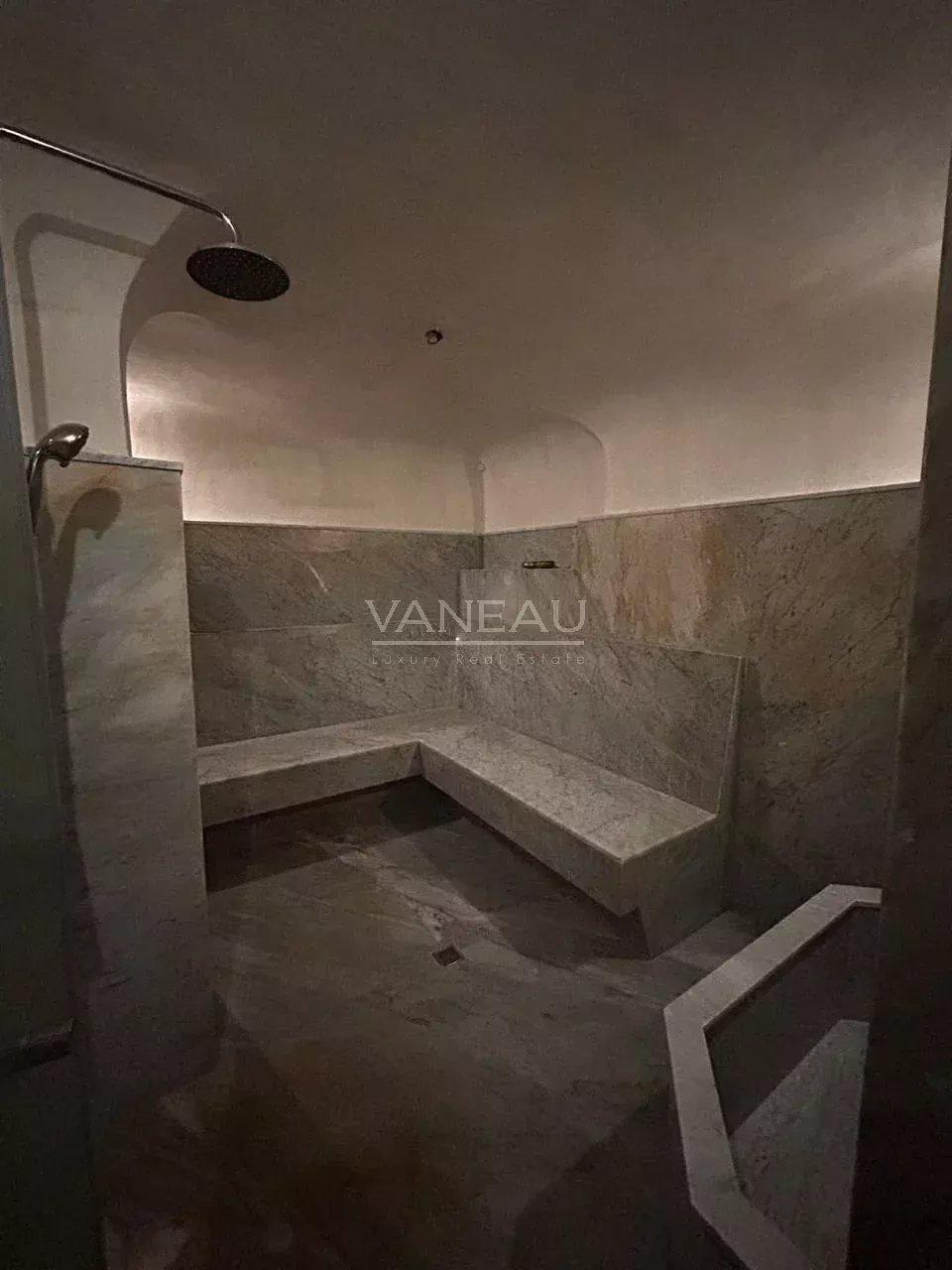 Villa contemporaine à vendre Route de Fes