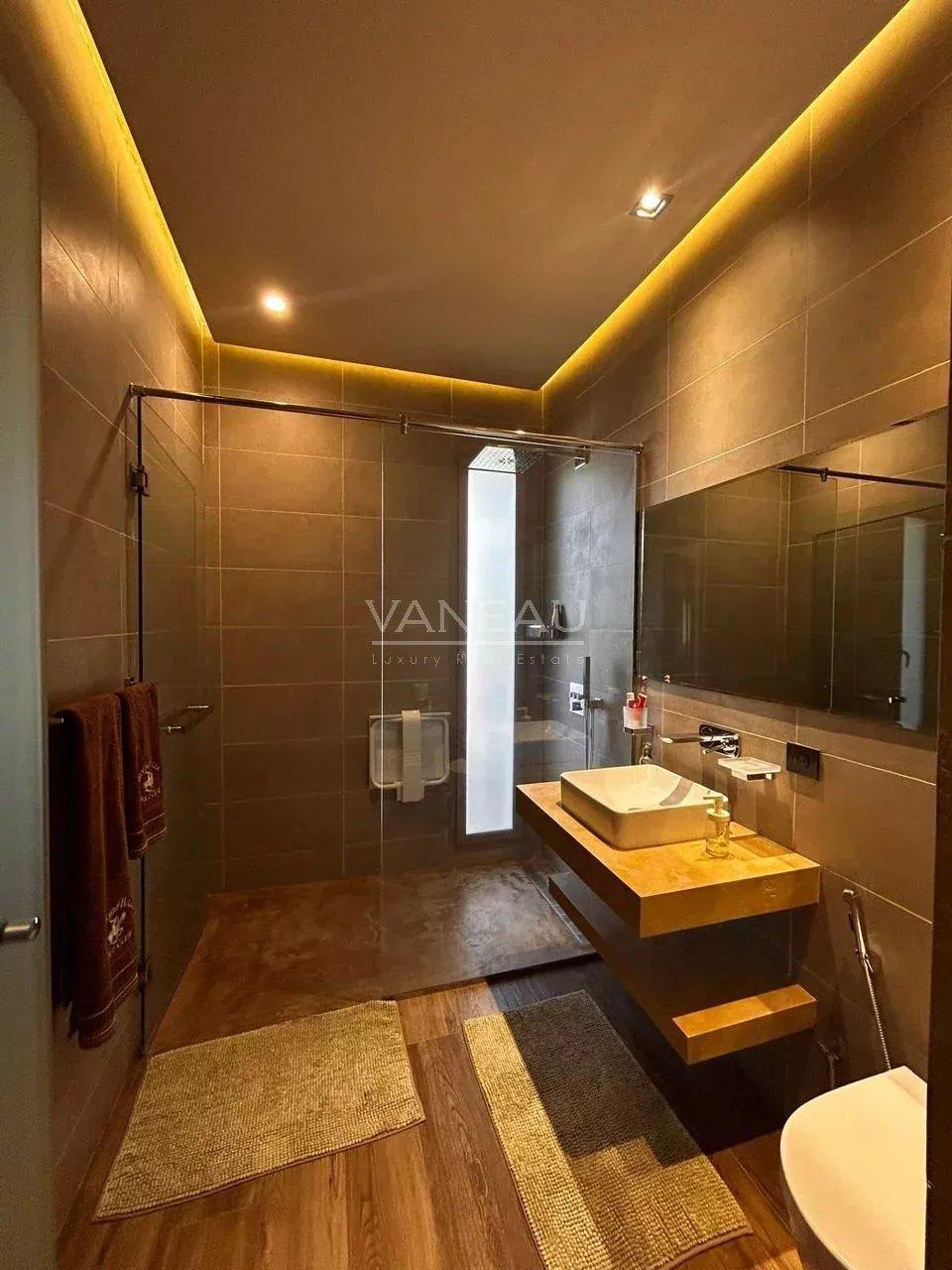 Villa contemporaine à vendre Route de Fes