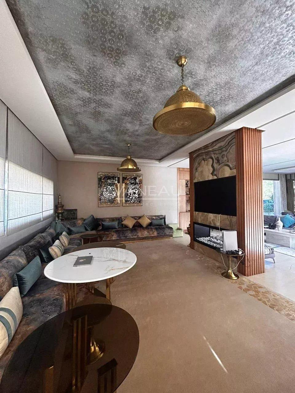 Villa contemporaine à vendre Route de Fes