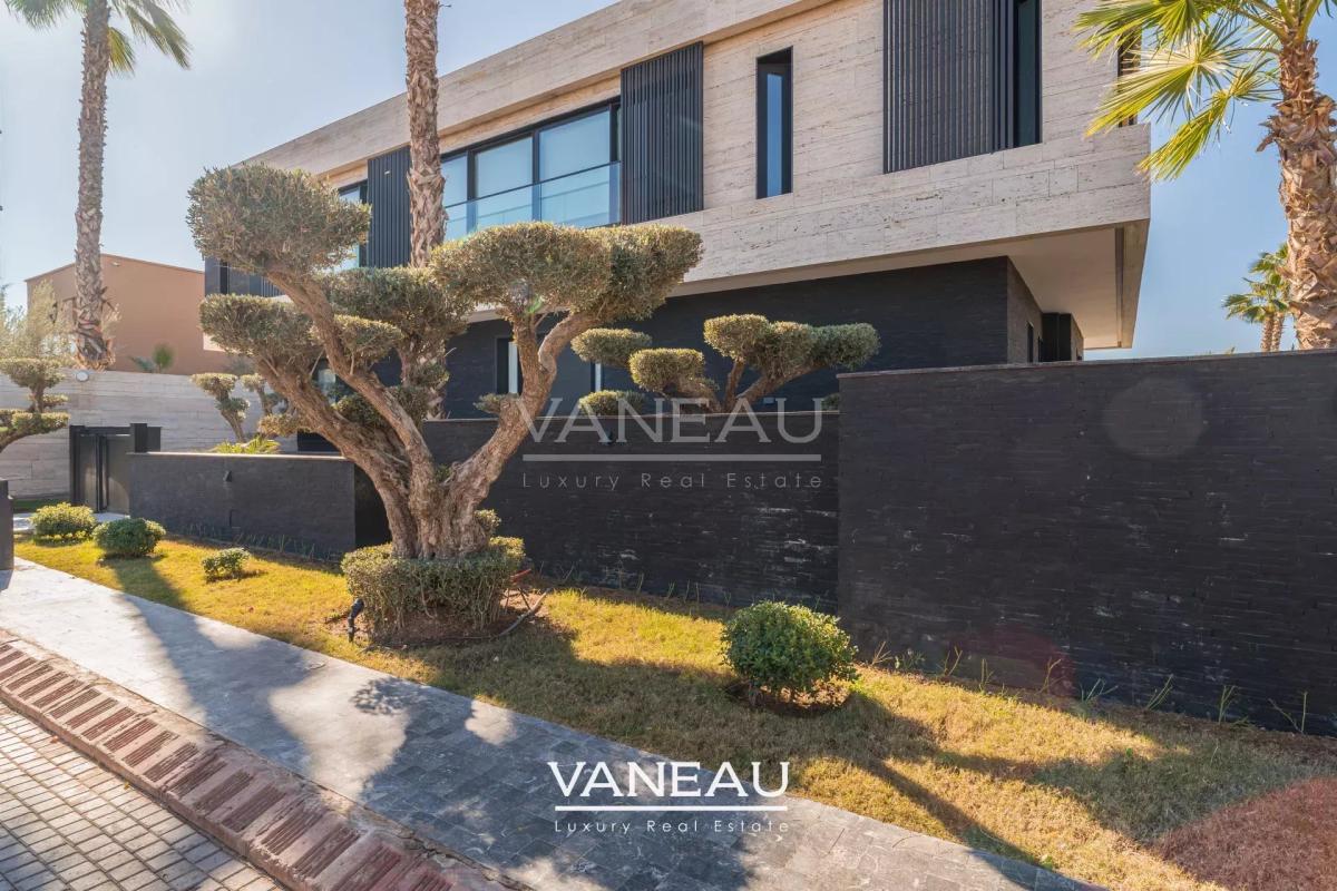 Villa neuve contemporaine a proximité de golfs prestigieux