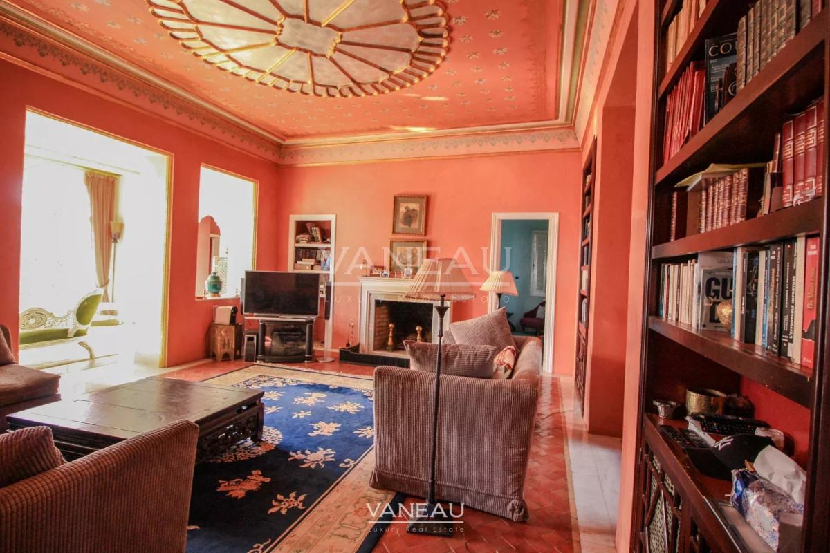 MAGNIFIQUE MAISON DE MAÎTRE À VENDRE AUX CHARMES DE LORIENT À TANGER