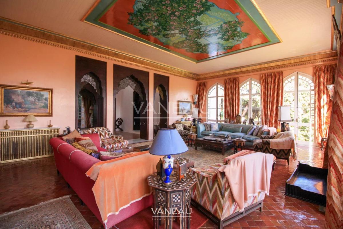 MAGNIFIQUE MAISON DE MAÎTRE À VENDRE AUX CHARMES DE LORIENT À TANGER