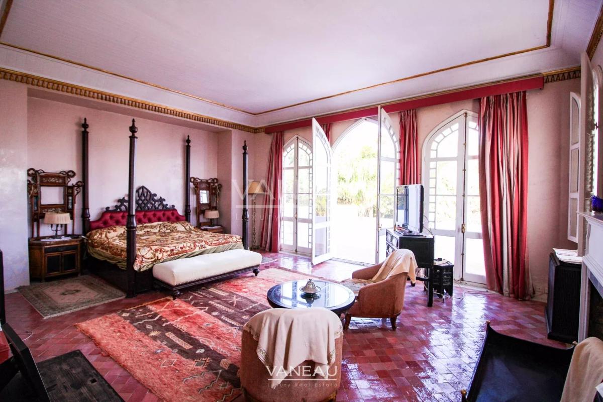 MAGNIFIQUE MAISON DE MAÎTRE À VENDRE AUX CHARMES DE LORIENT À TANGER