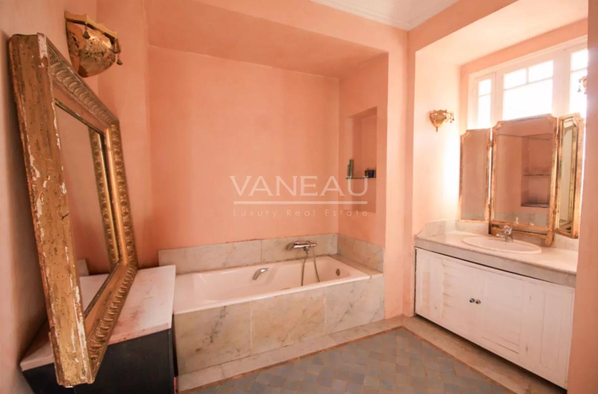 MAGNIFIQUE MAISON DE MAÎTRE À VENDRE AUX CHARMES DE LORIENT À TANGER