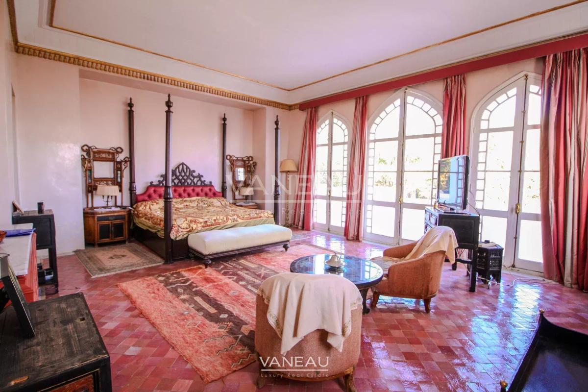 MAGNIFIQUE MAISON DE MAÎTRE À VENDRE AUX CHARMES DE LORIENT À TANGER