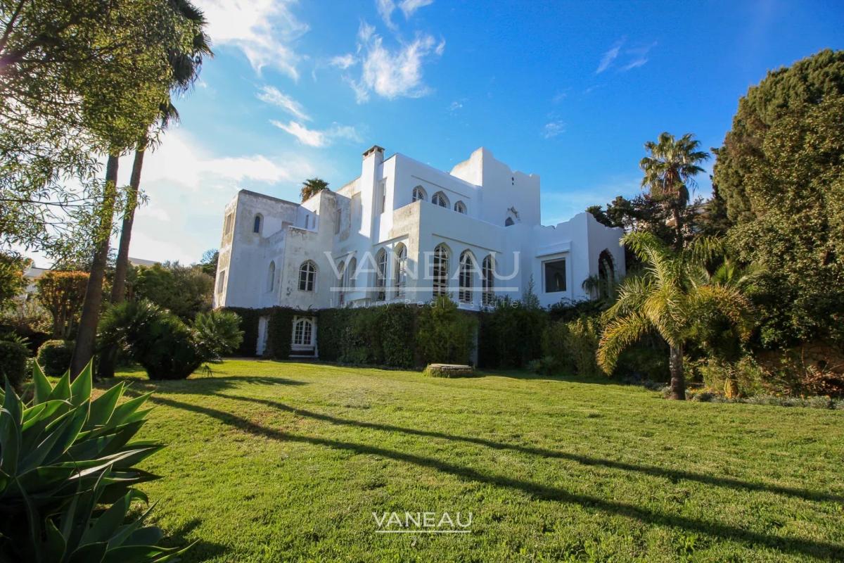 MAGNIFIQUE MAISON DE MAÎTRE À VENDRE AUX CHARMES DE LORIENT À TANGER
