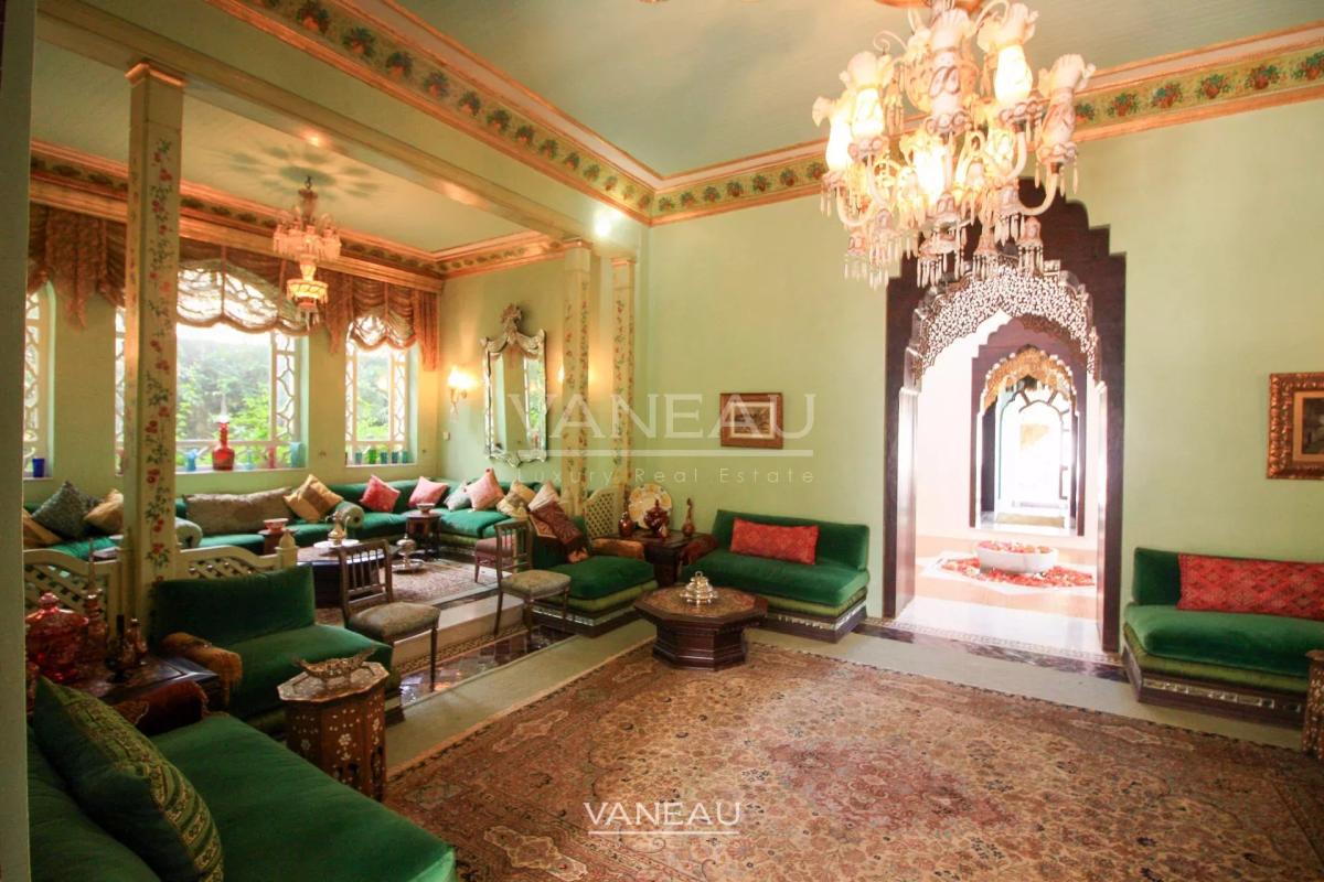 MAGNIFIQUE MAISON DE MAÎTRE À VENDRE AUX CHARMES DE LORIENT À TANGER