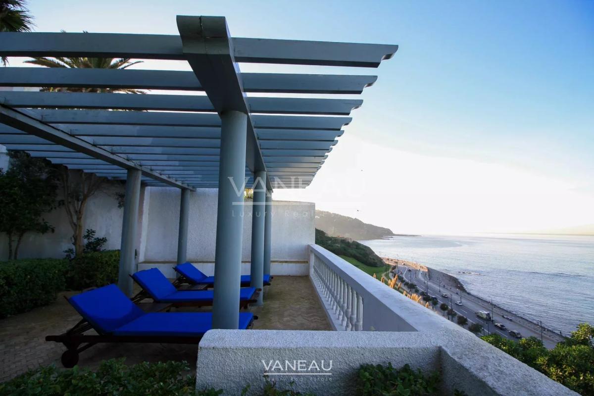 SOMPTUEUSE PROPRIÉTÉ DOMINANT LA MER À VENDRE SUR TANGER