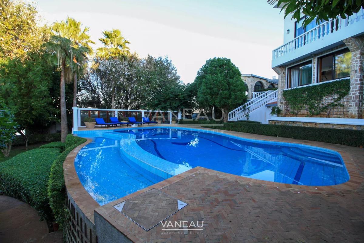 SOMPTUEUSE PROPRIÉTÉ DOMINANT LA MER À VENDRE SUR TANGER