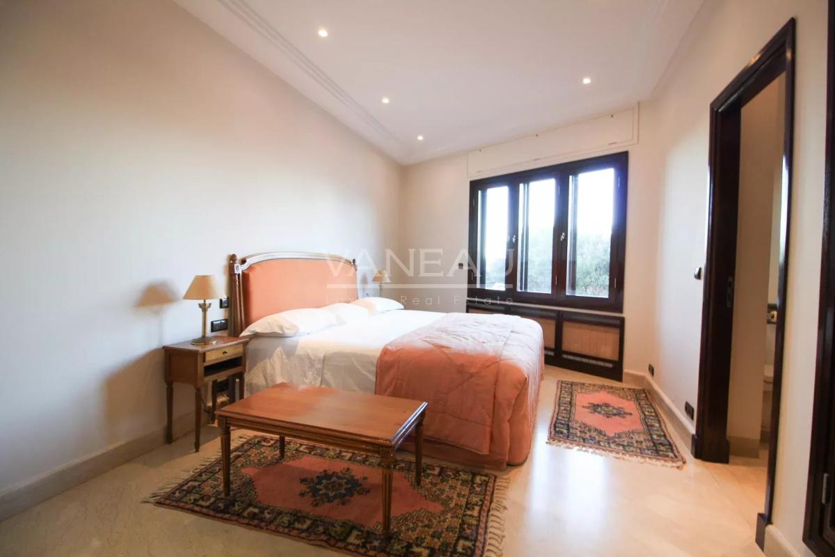 SOMPTUEUSE PROPRIÉTÉ DOMINANT LA MER À VENDRE SUR TANGER