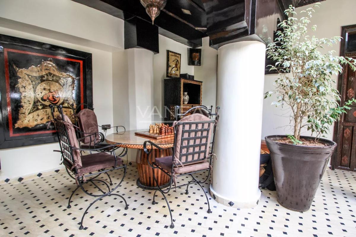 MARRAKECH MAISON D'HÔTES DE 7 CHAMBRES PISCINE SUR LA TERRASSE À VENDR