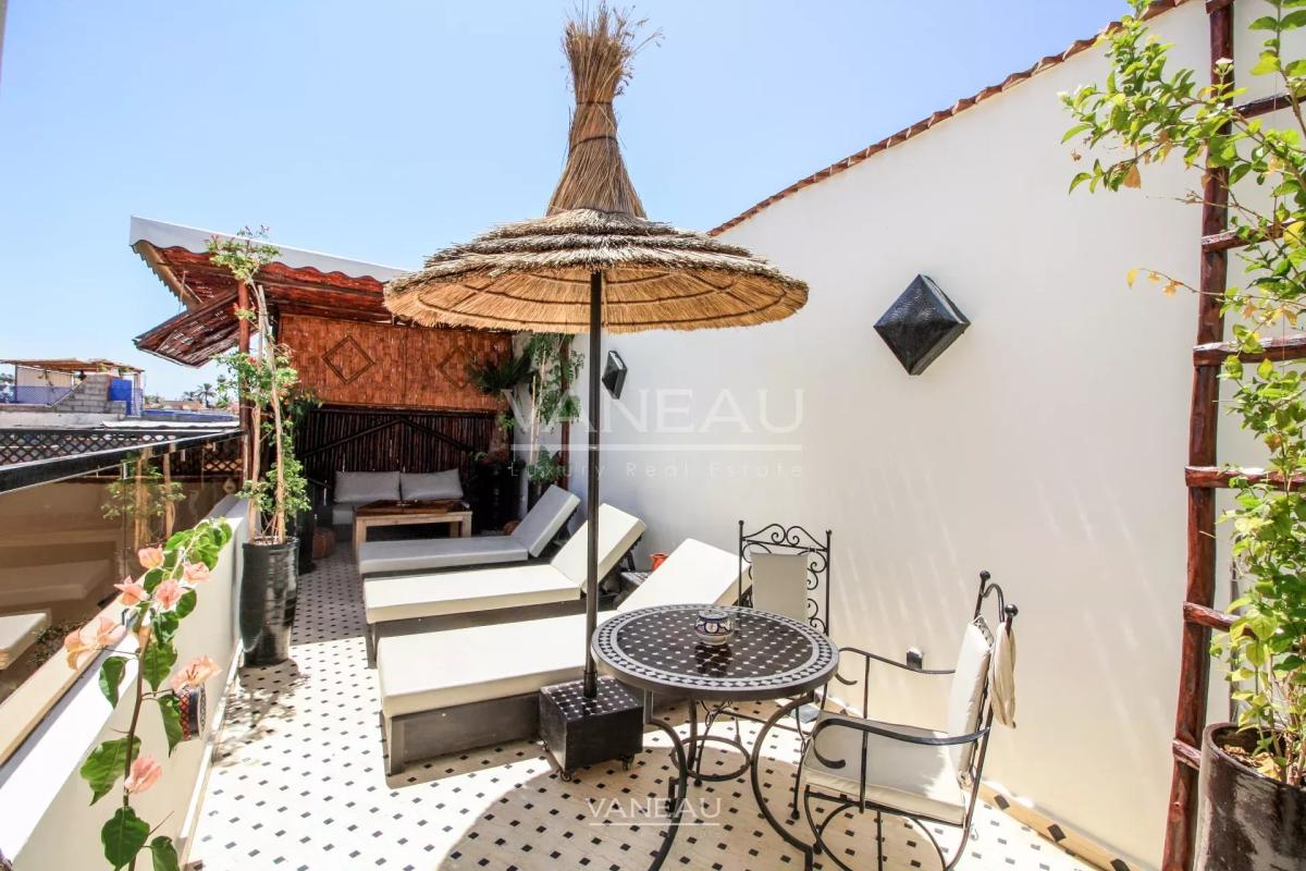 MARRAKECH MAISON D'HÔTES DE 7 CHAMBRES PISCINE SUR LA TERRASSE À VENDR