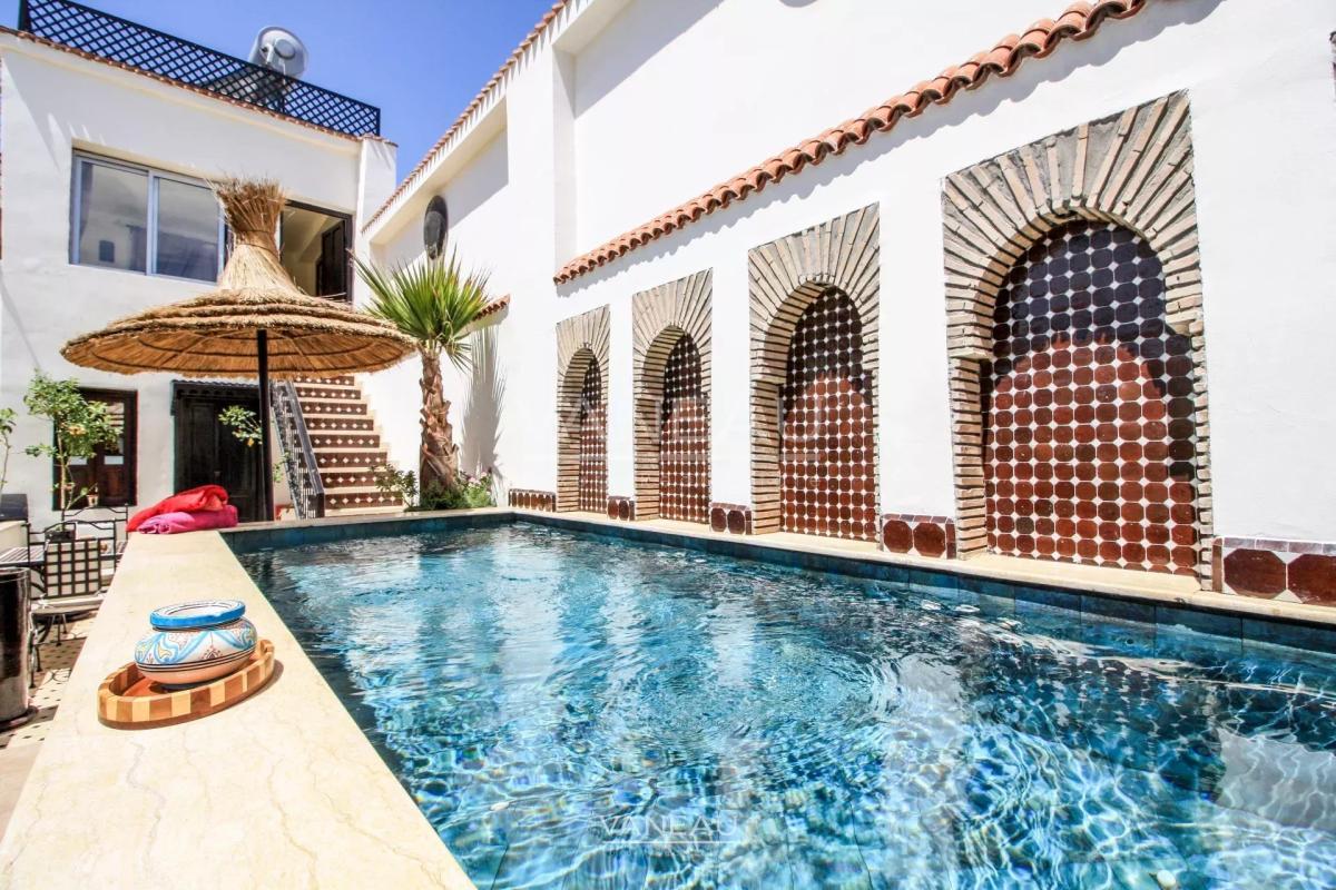MARRAKECH MAISON D'HÔTES DE 7 CHAMBRES PISCINE SUR LA TERRASSE À VENDR
