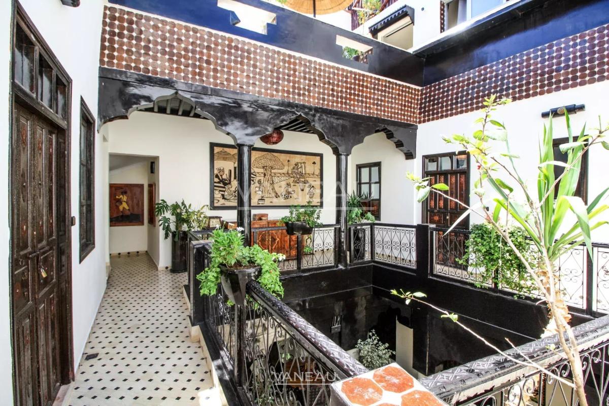 MARRAKECH MAISON D'HÔTES DE 7 CHAMBRES PISCINE SUR LA TERRASSE À VENDR