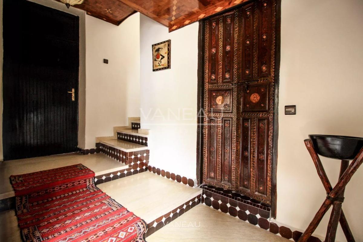 MARRAKECH MAISON D'HÔTES DE 7 CHAMBRES PISCINE SUR LA TERRASSE À VENDR