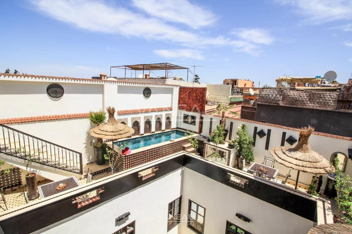 MARRAKECH MAISON D'HÔTES DE 7 CHAMBRES PISCINE SUR LA TERRASSE À VENDR