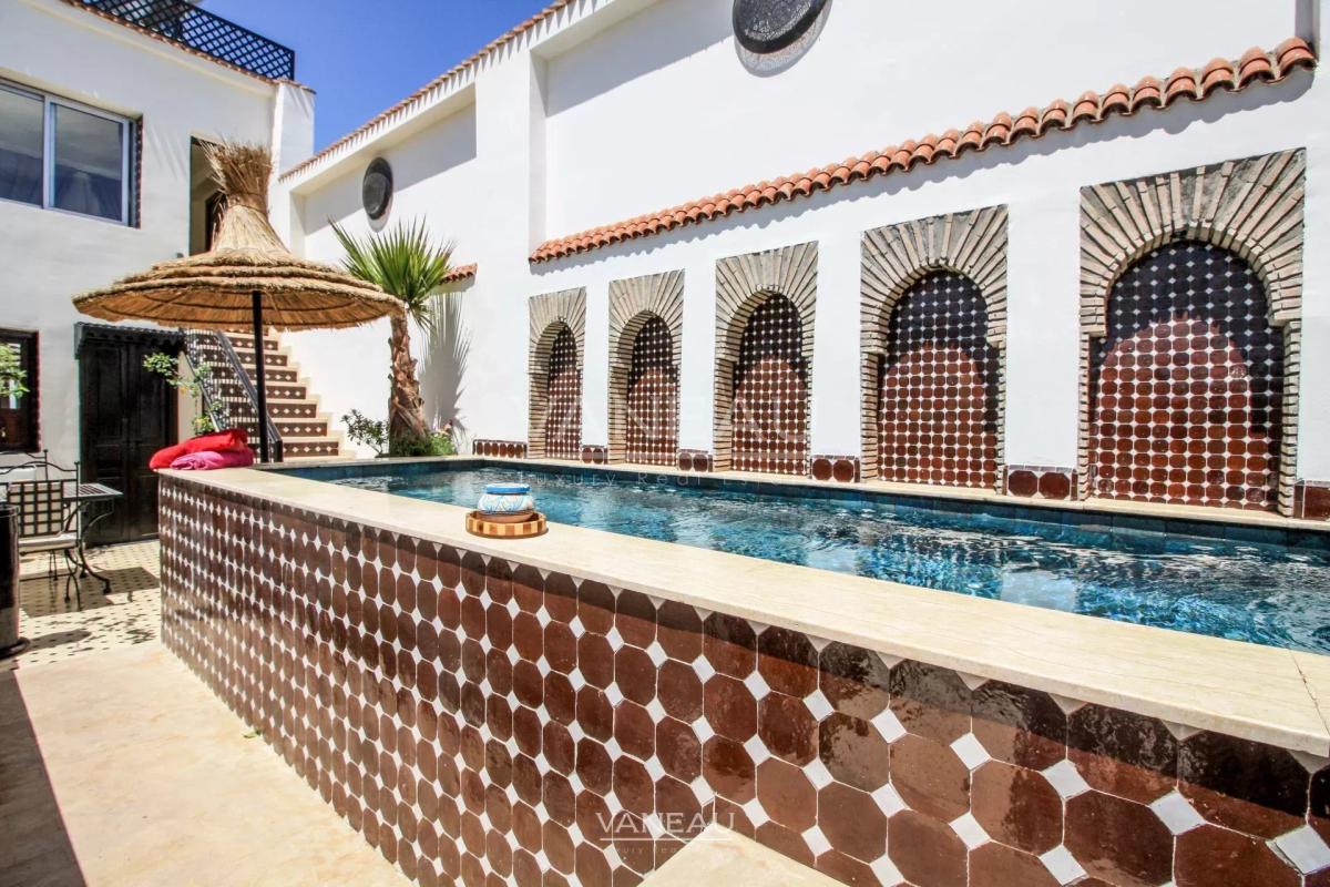 MARRAKECH MAISON D'HÔTES DE 7 CHAMBRES PISCINE SUR LA TERRASSE À VENDR