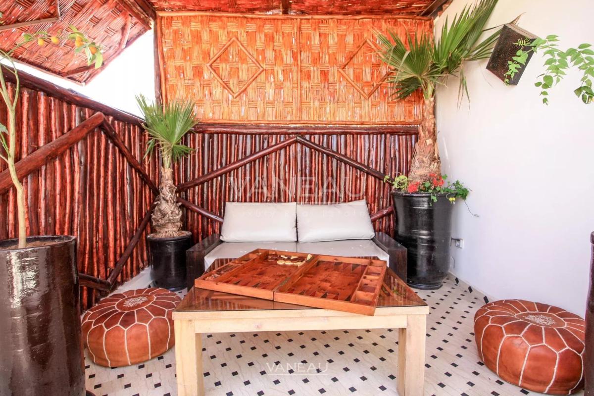 MARRAKECH MAISON D'HÔTES DE 7 CHAMBRES PISCINE SUR LA TERRASSE À VENDR