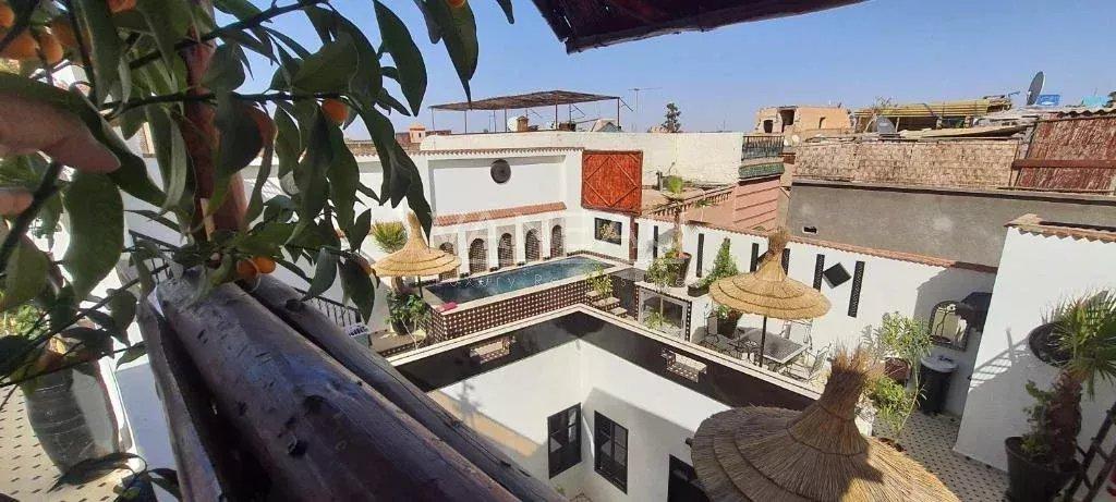 MARRAKECH MAISON D'HÔTES DE 7 CHAMBRES PISCINE SUR LA TERRASSE À VENDR